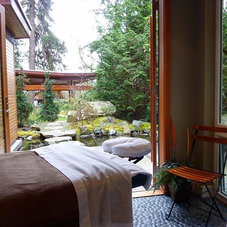 Pointhouse Suites On Sargeant Bay Halfmoon Bay Экстерьер фото