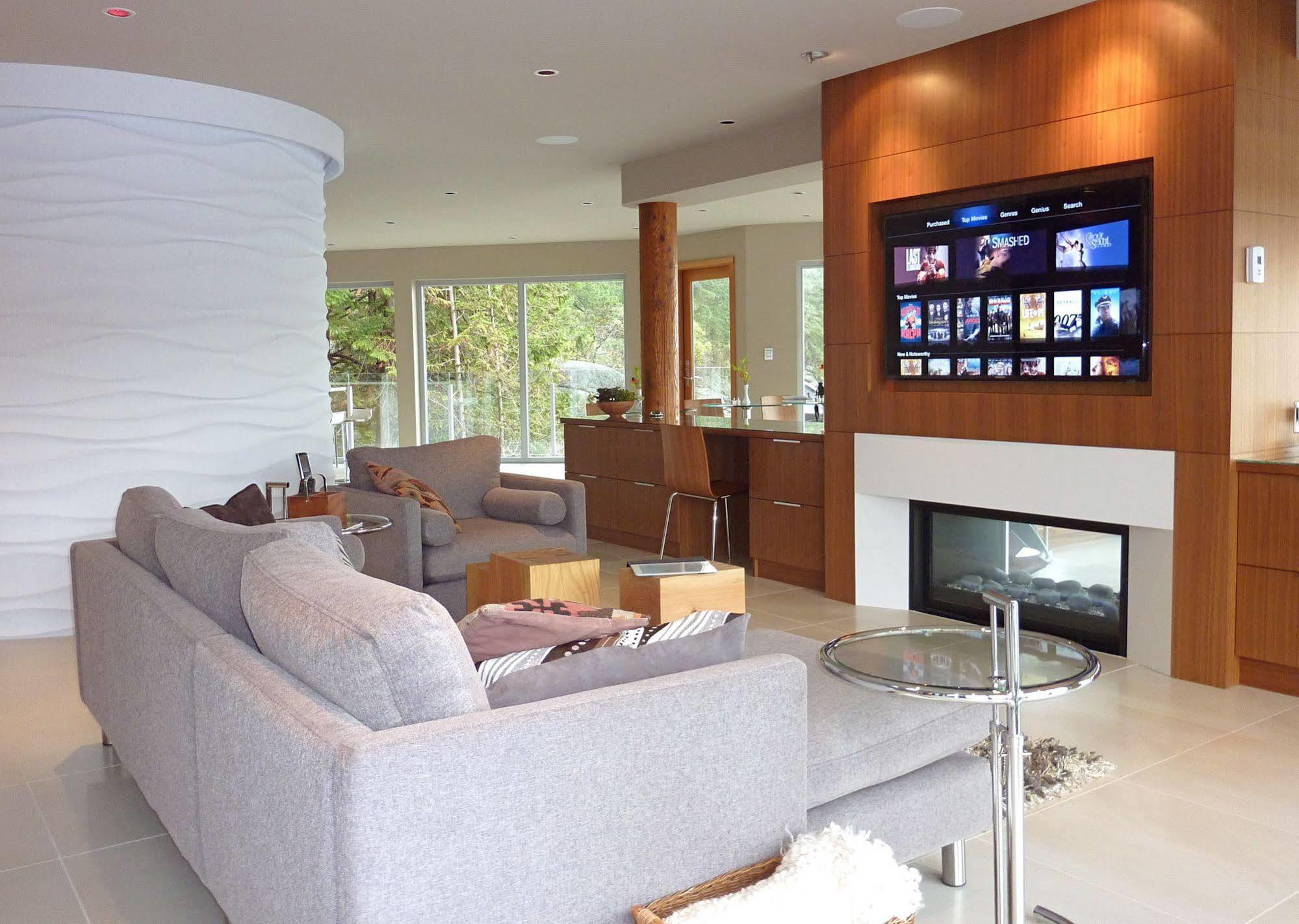 Pointhouse Suites On Sargeant Bay Halfmoon Bay Экстерьер фото