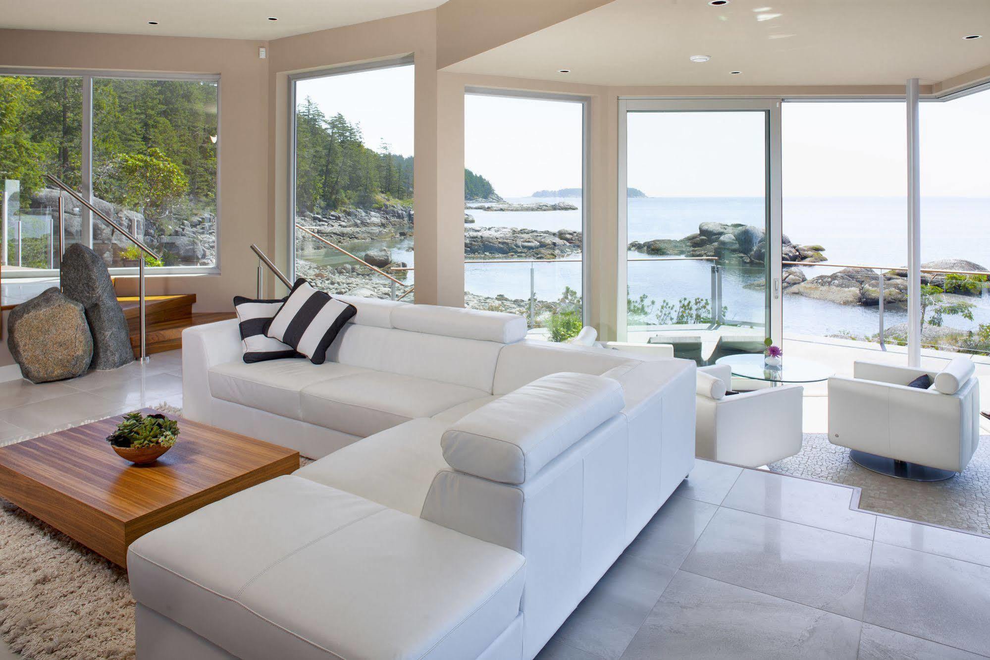 Pointhouse Suites On Sargeant Bay Halfmoon Bay Экстерьер фото